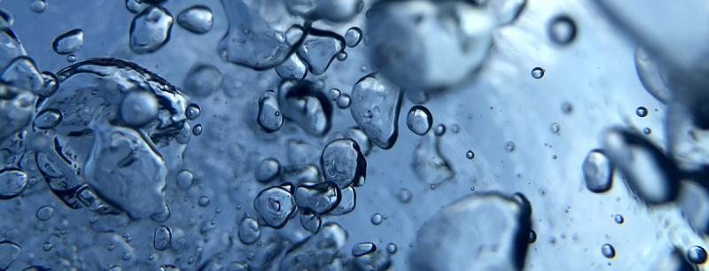 Dehydrierung gefährdet des Wasserhaushalt im Körper 